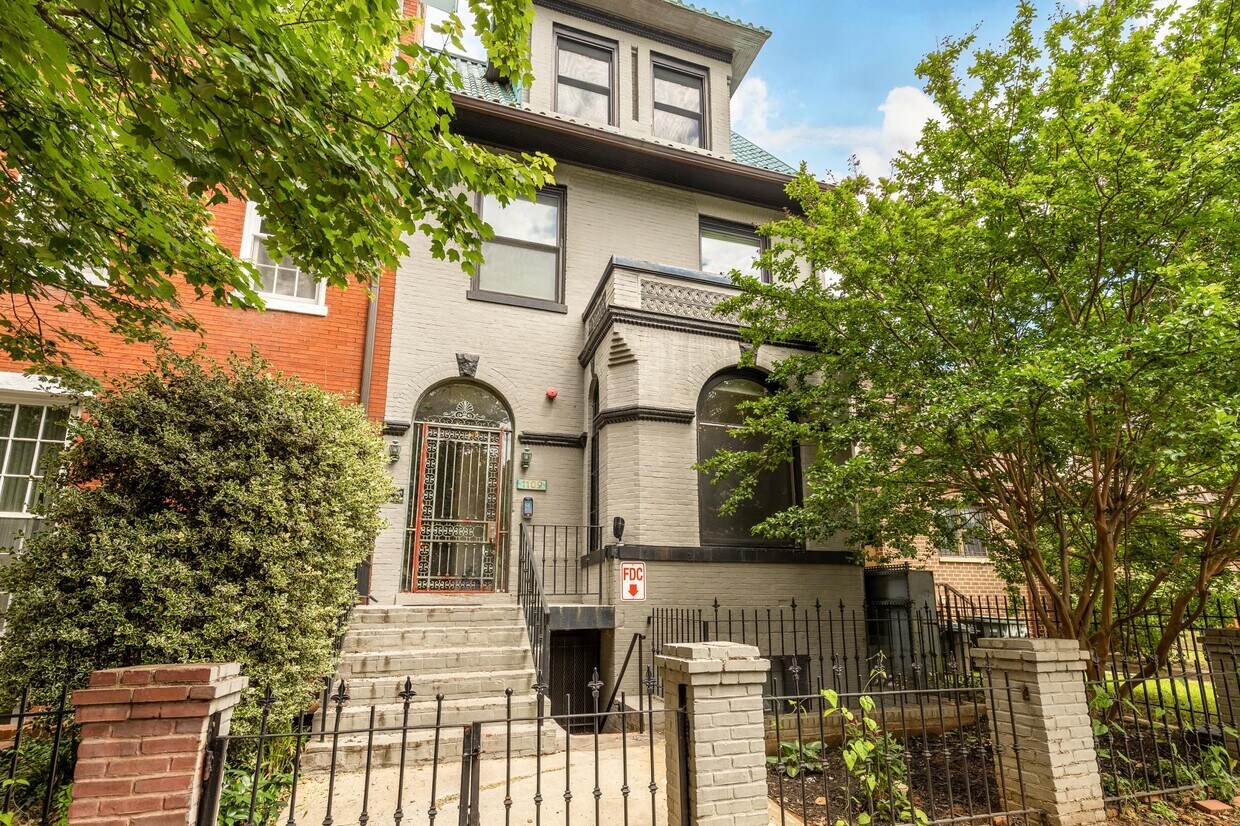Foto principal - 1109 M St NW