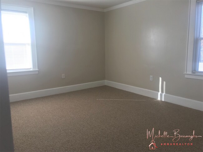 Foto del edificio - 33 Brookwood Dr