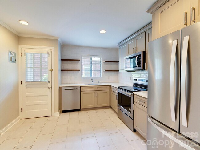 Foto del edificio - 1520 Mimosa Ave