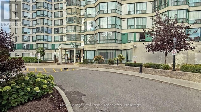 Photo du bâtiment - 4470-4470 Tucana Ct