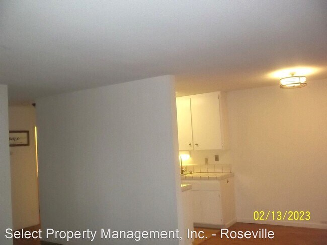 Building Photo - 1 br, 1 bath House - 780 Woodside Lane E #3