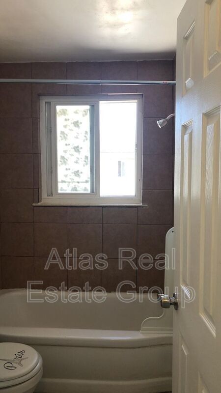 Foto del edificio - 1377 Lansing St