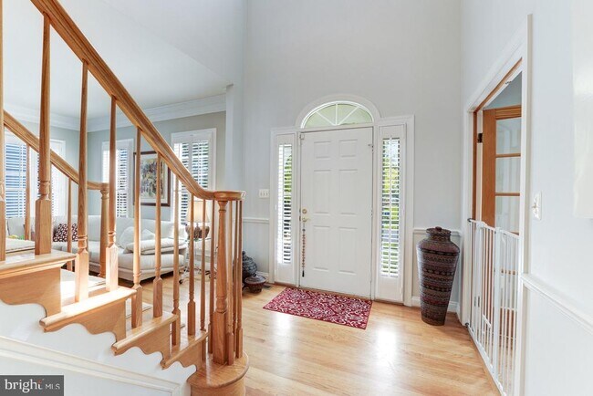 Building Photo - 2945 Oakton Knoll Ct