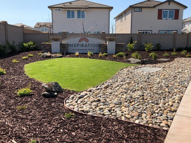 Foto del edificio - Modesto 3 Bedroom 2.5 Bath Newer Construction