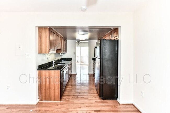 Building Photo - 8088 Edinburgh Dr