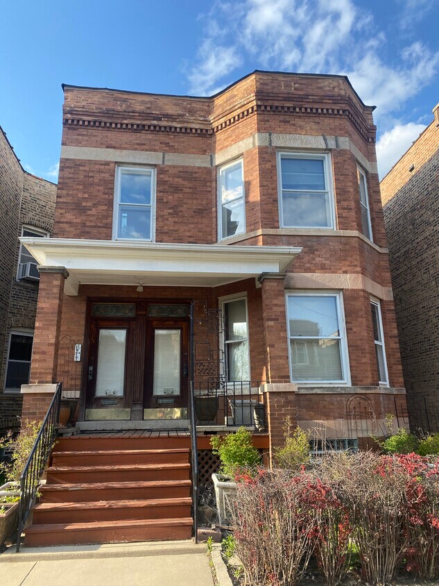 Primary Photo - 2216 W Addison St