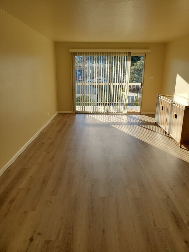 Building Photo - 1221 Brighton Avenue, Unit 7