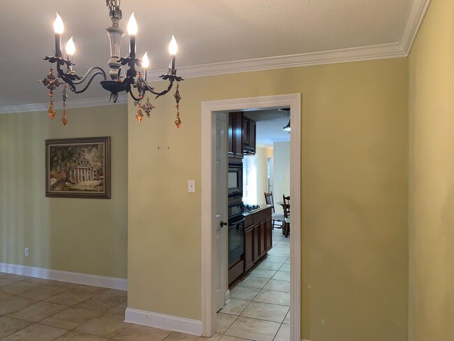 Foto del edificio - Metairie 3 Bedroom with Spacious Rooms and...