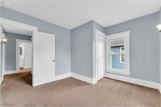 Building Photo - 204 Broad Ave NW