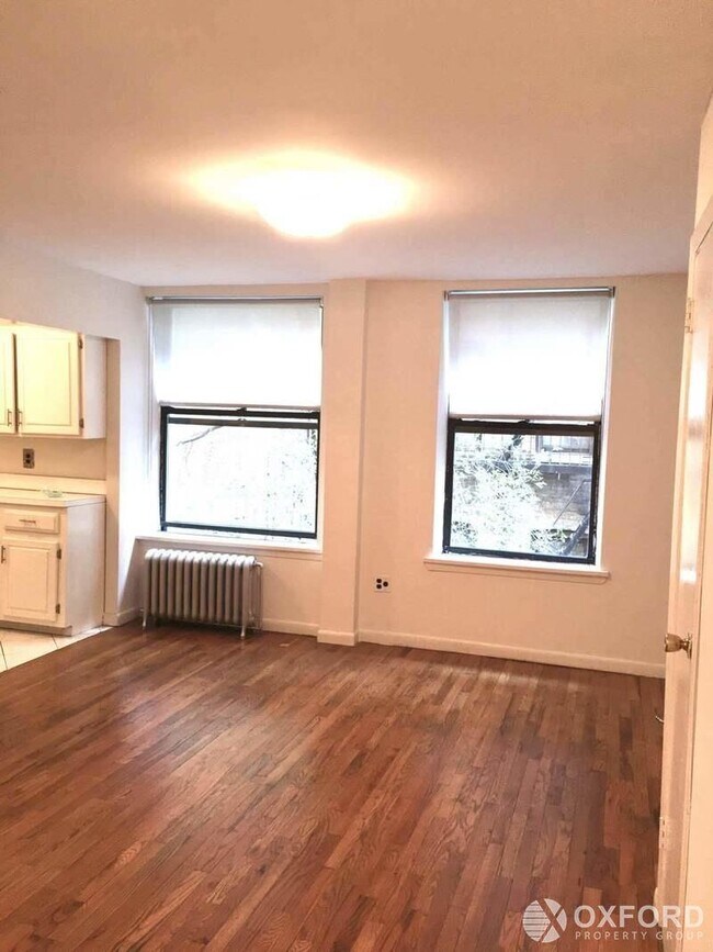 Building Photo - 310 West 95th Street