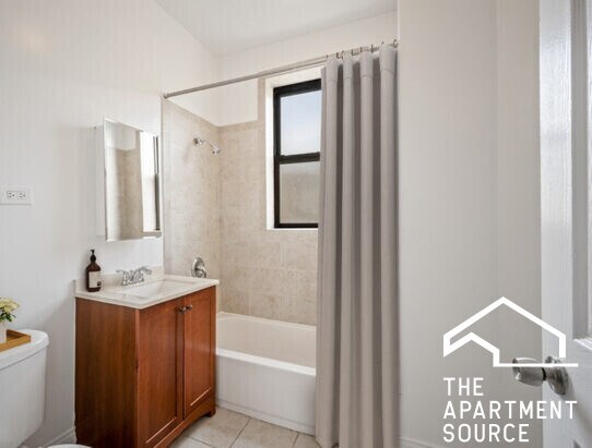 Foto del edificio - 830 W Waveland Ave