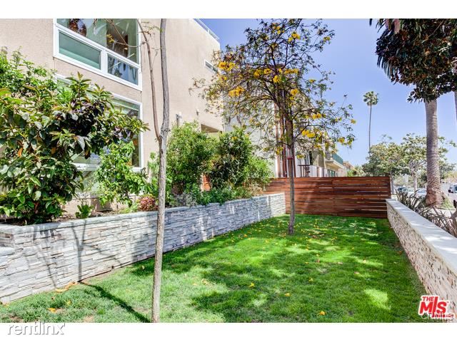 Building Photo - 1239 9th St