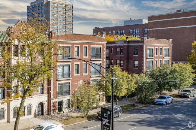 Building Photo - 4627 S Drexel Blvd