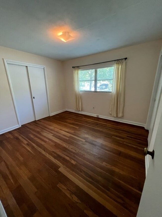 Building Photo - Nice 3 bedroom 2 bath in the heart of NW G...
