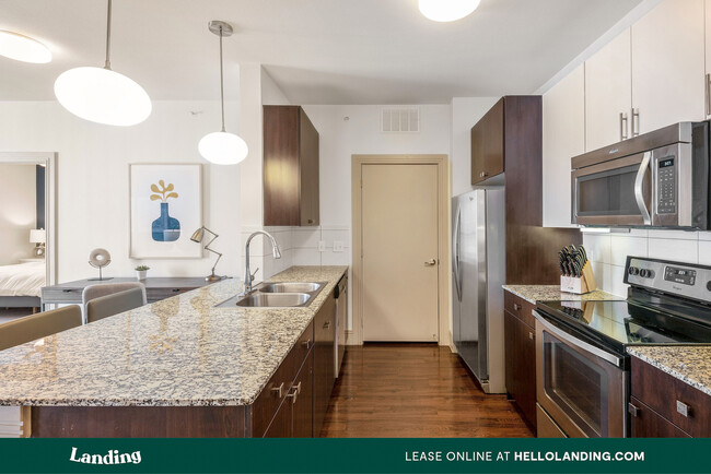 Foto del edificio - 8250 Meadow Rd