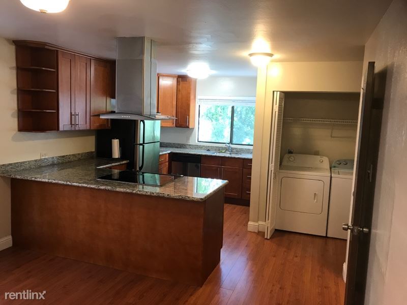 Foto principal - 3 br, 2 bath Townhome - 897 Webster St