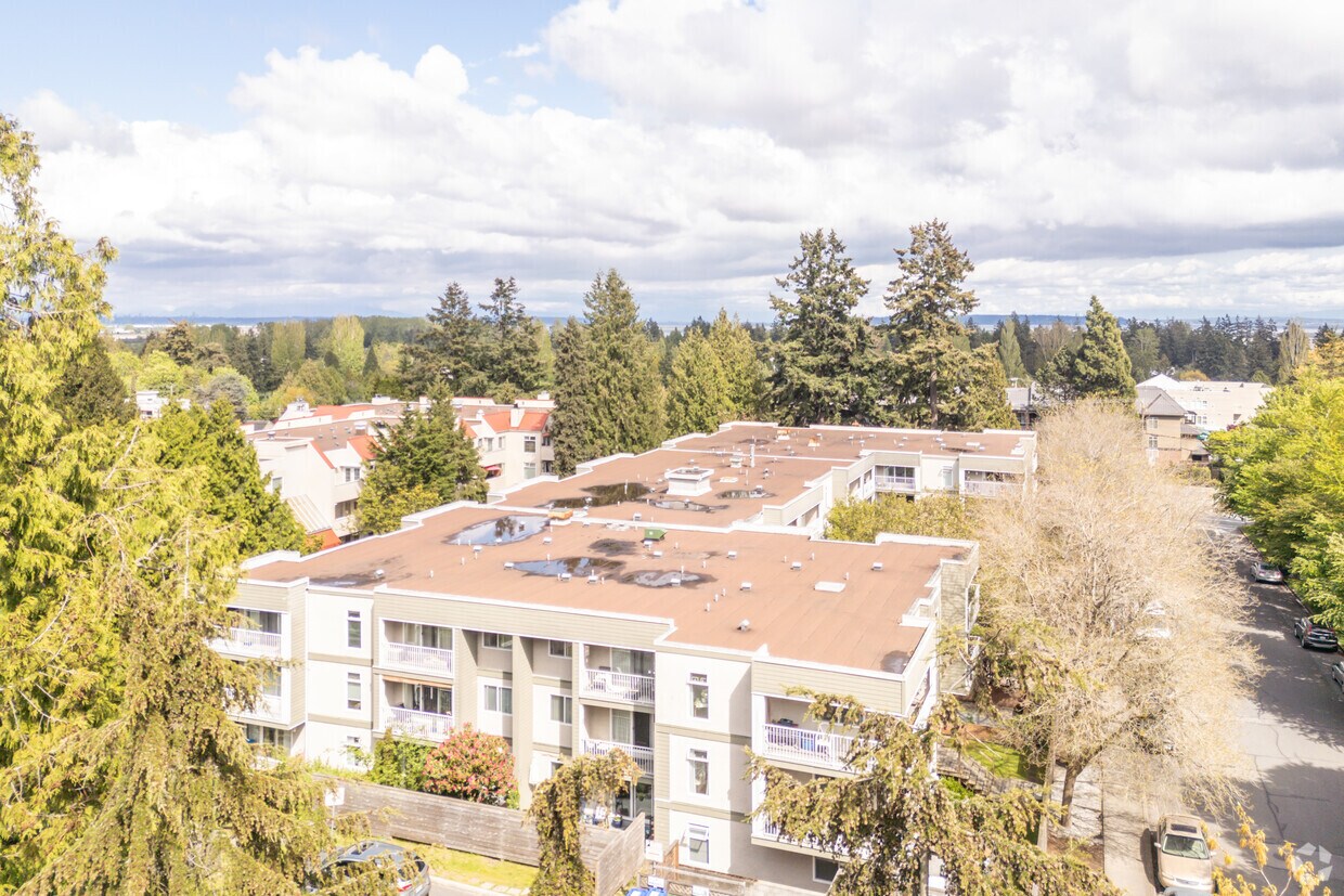 Building Photo - Shawnigan