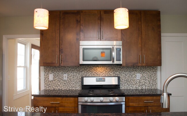 Building Photo - 5 br, 2 bath House - 90 Wyndham Ave.