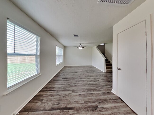 Building Photo - 7115 Muddobber Ln