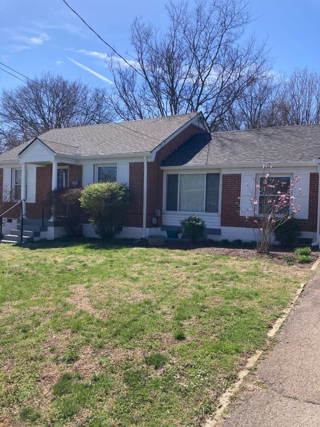 Building Photo - 2403 Milton Dr