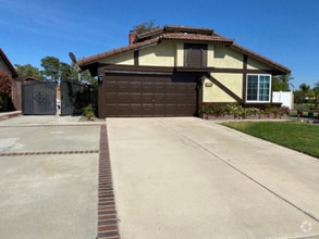 Building Photo - 2247 N Driftwood Ave