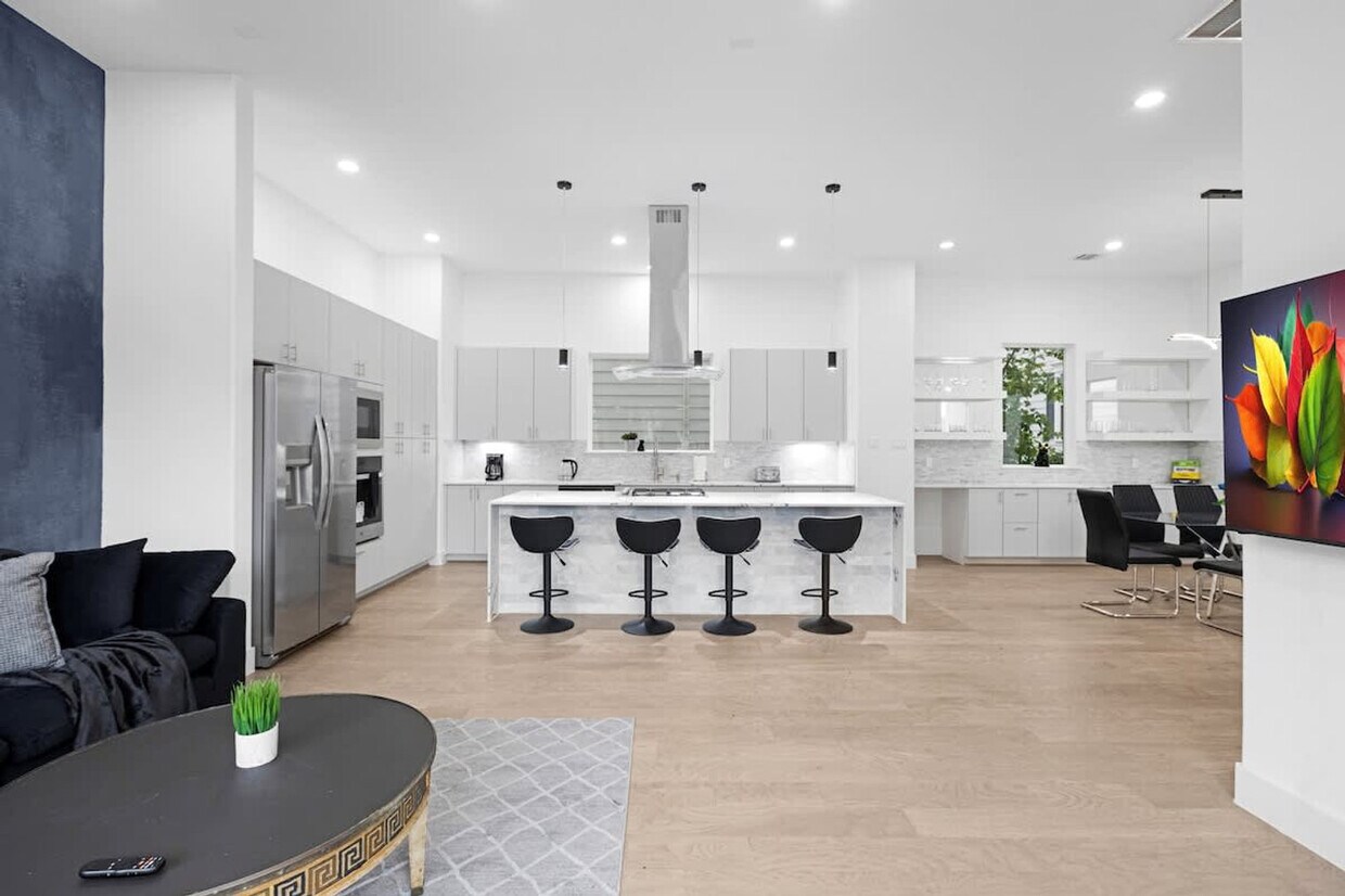 Foto principal - 2105 McGowen St