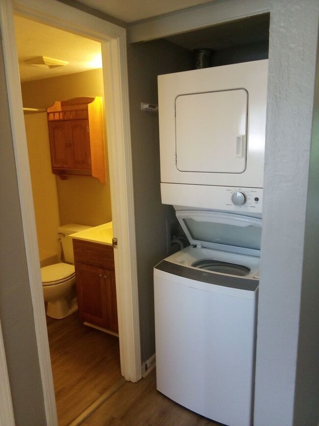 Building Photo - Tradewinds I Unit 1607