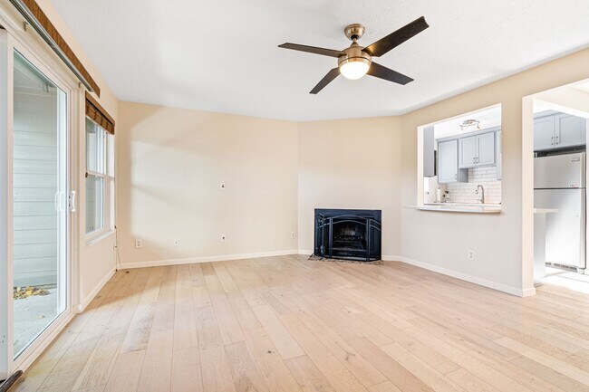 Foto del edificio - Modern Lake Oswego Condo - 2bd, 1ba - 996 ...