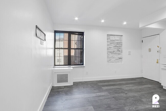 Building Photo - 65 Seaman Ave