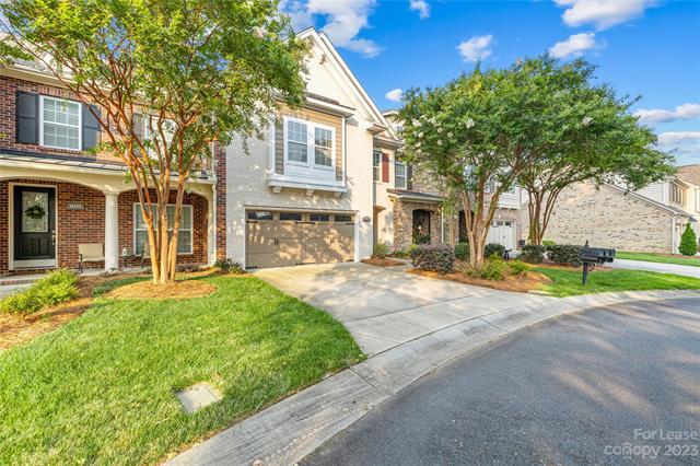 Building Photo - 16416 Hawfield Woods Lane