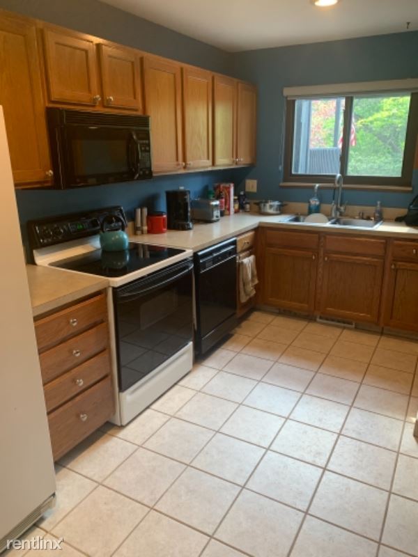 Foto principal - 3 br, 2.5 bath Condo - 9475 Madison Ln