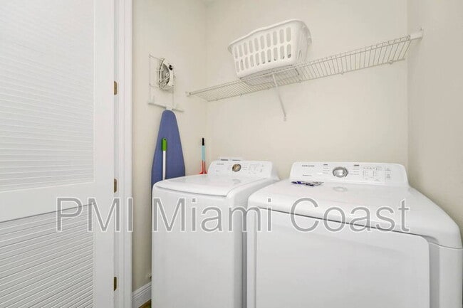 Foto del edificio - 2960 Salted Rim Rd