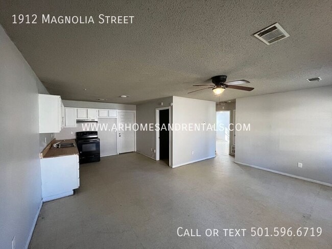 Building Photo - 1912 N Magnolia St