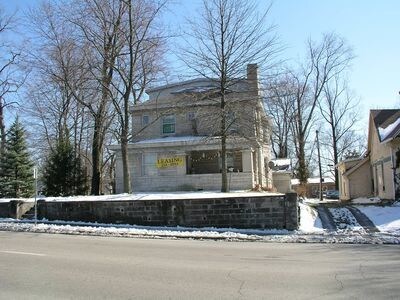 Building Photo - 522 E 3rd St