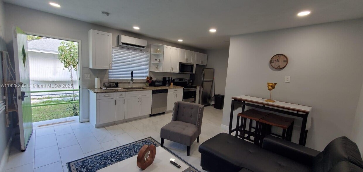 Foto principal - 430 NE 1st Ave.