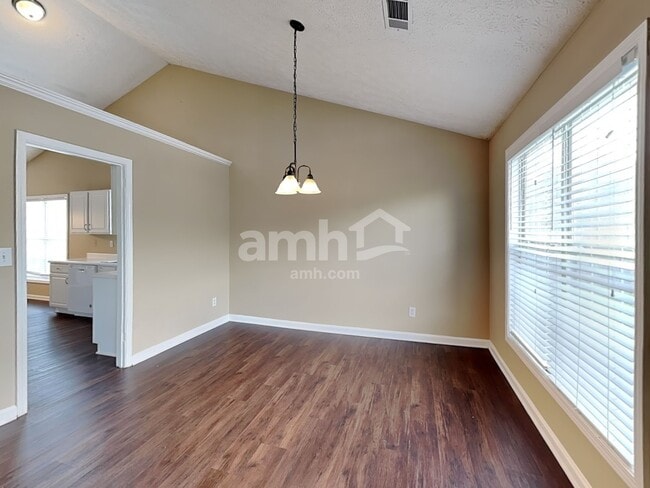 Foto del edificio - 1545 Maple Pointe Ct