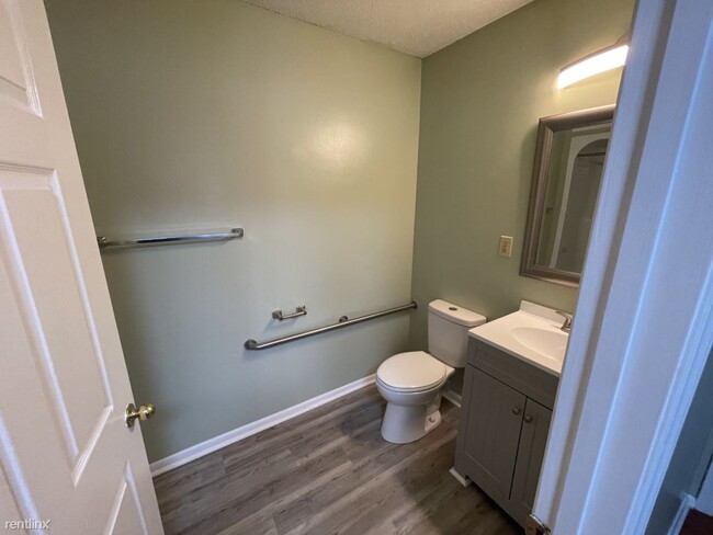 Building Photo - 1 br, 1 bath House - 1011 Morreene Rd Apt 1