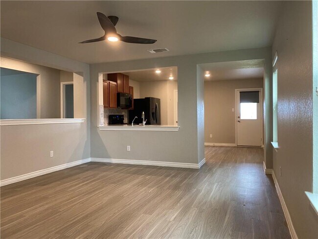 Building Photo - 2103 Wind Chime Way