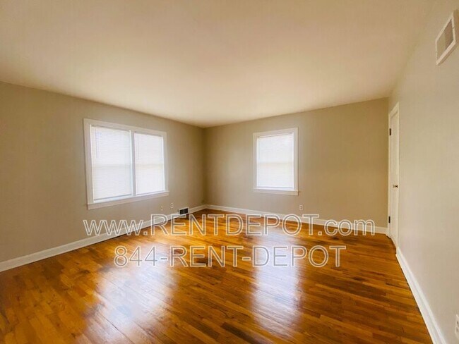 Foto del edificio - 629 S Harlan Ave