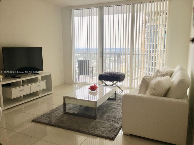 Foto del edificio - 1750 N Bayshore Dr