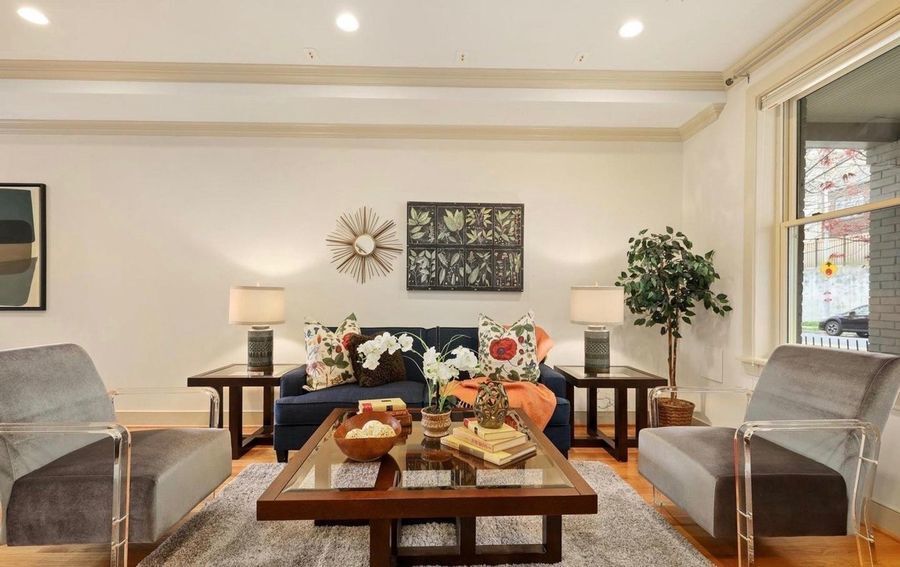 Primary Photo - Dream 2 Bedroom Rowhome w/ Parking!