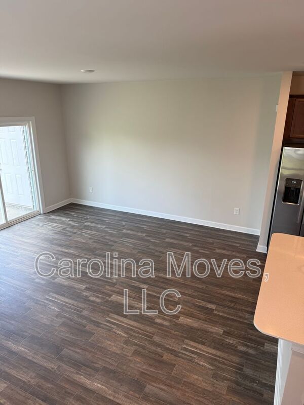 Building Photo - 206 Telford Dr