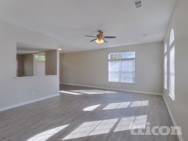 Building Photo - 172 Cherry Grove Dr