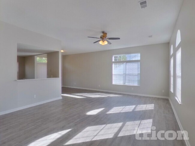 Foto del edificio - 172 Cherry Grove Dr