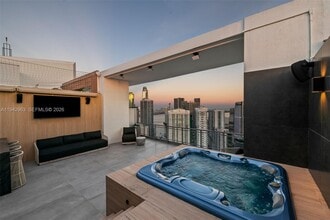 Building Photo - 90 SW 3rd St