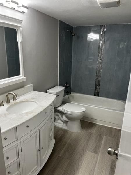 Building Photo - 4770 Fountains Dr S