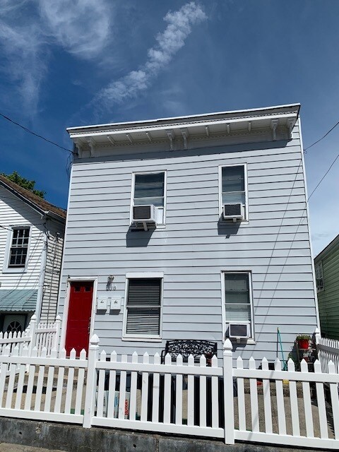 Primary Photo - 238 Sommerville Pl