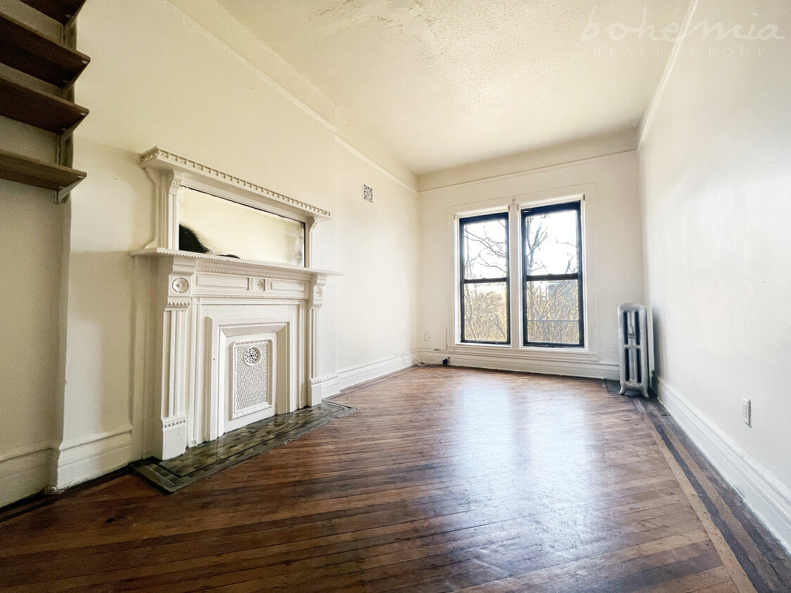 Primary Photo - 30 Edgecombe Ave