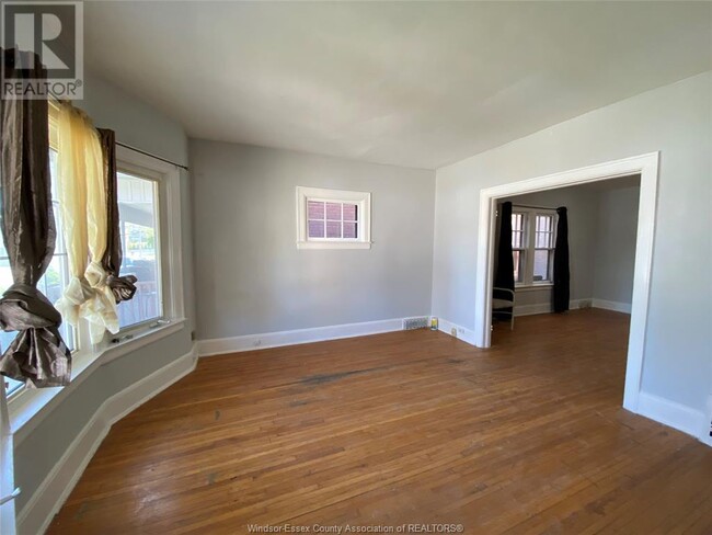 Building Photo - 845 Pelissier St
