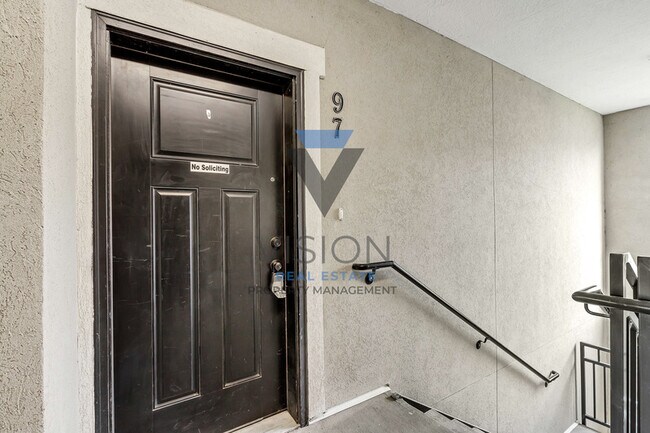 Foto del edificio - 97 W Silver Springs Dr